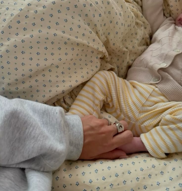 Why Every New Parent Needs a Postpartum Nutrition Plan: How TENDER.LY Can Help You Prepare for the Fourth Trimester