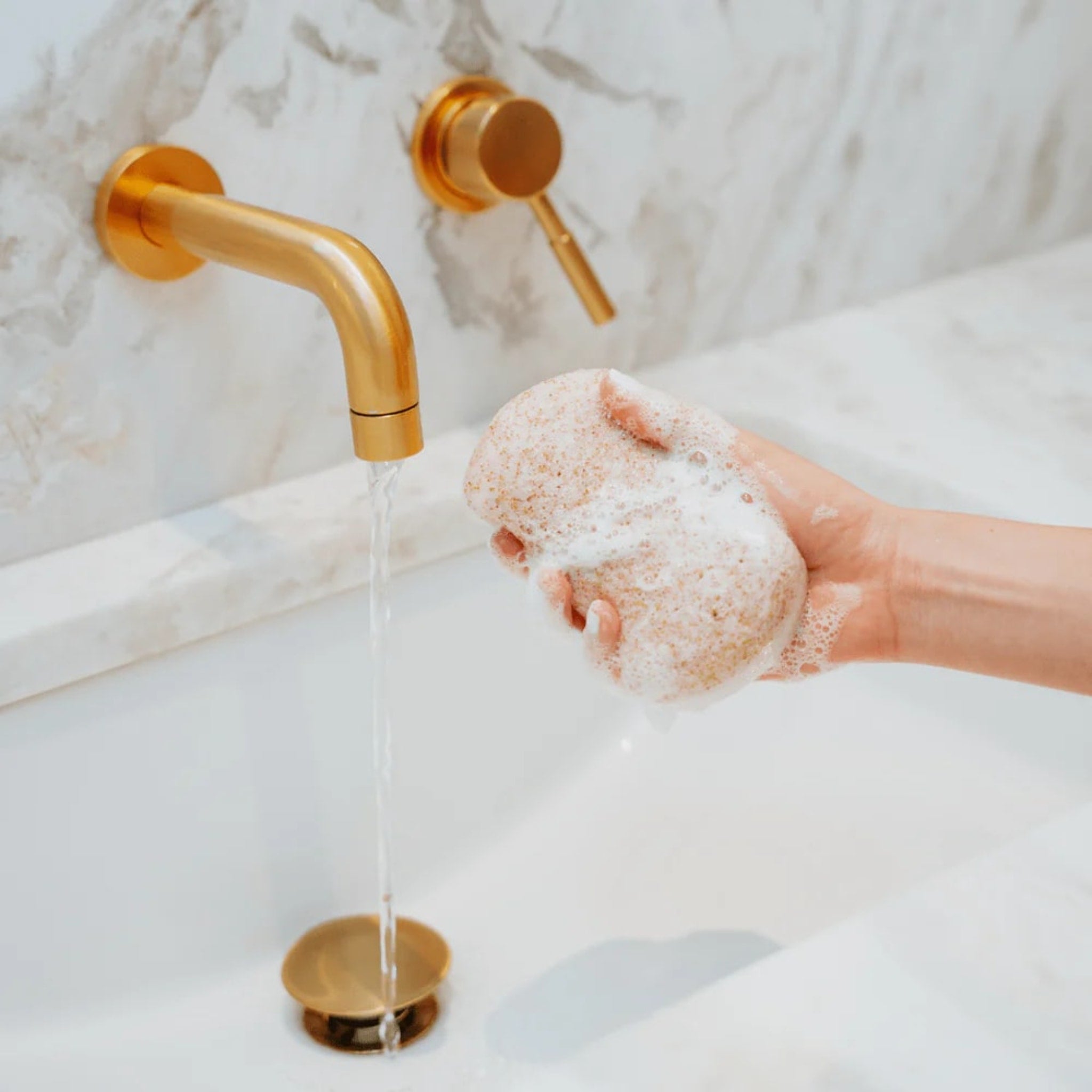 Konjac Walnut Exfoliating Body Sponge
