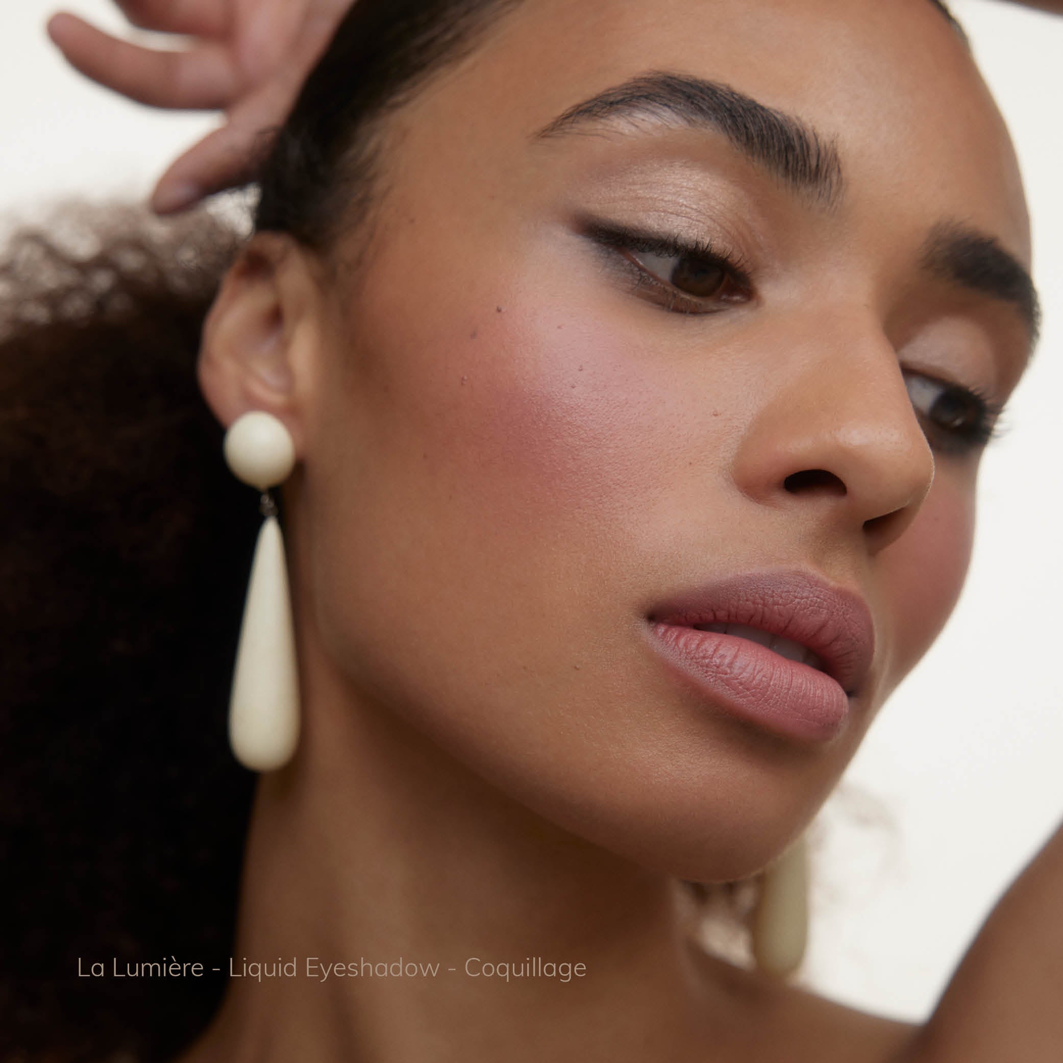 La Lumière Liquid Eyeshadow