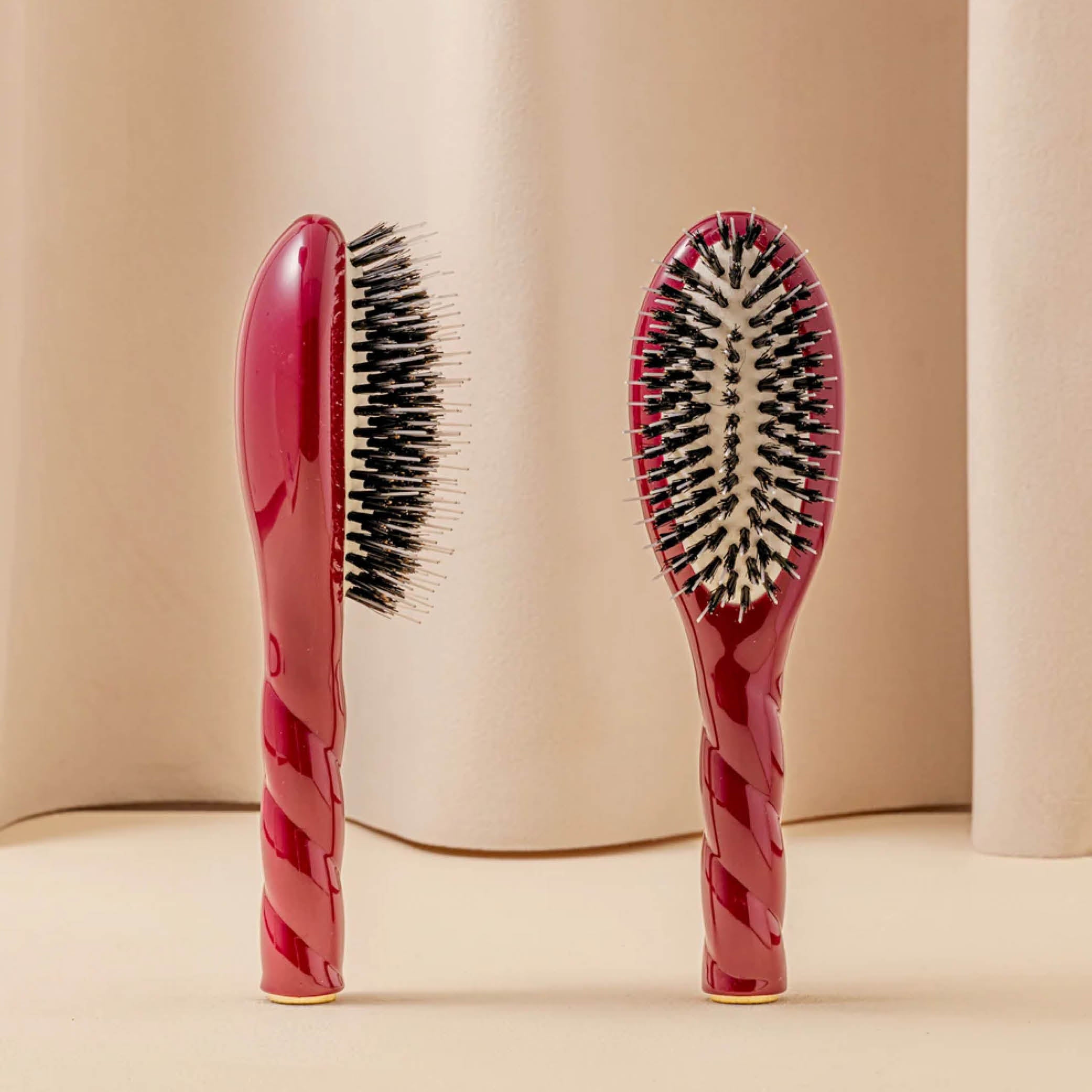 NO2 La petite brosse démêlante et indispensable soin