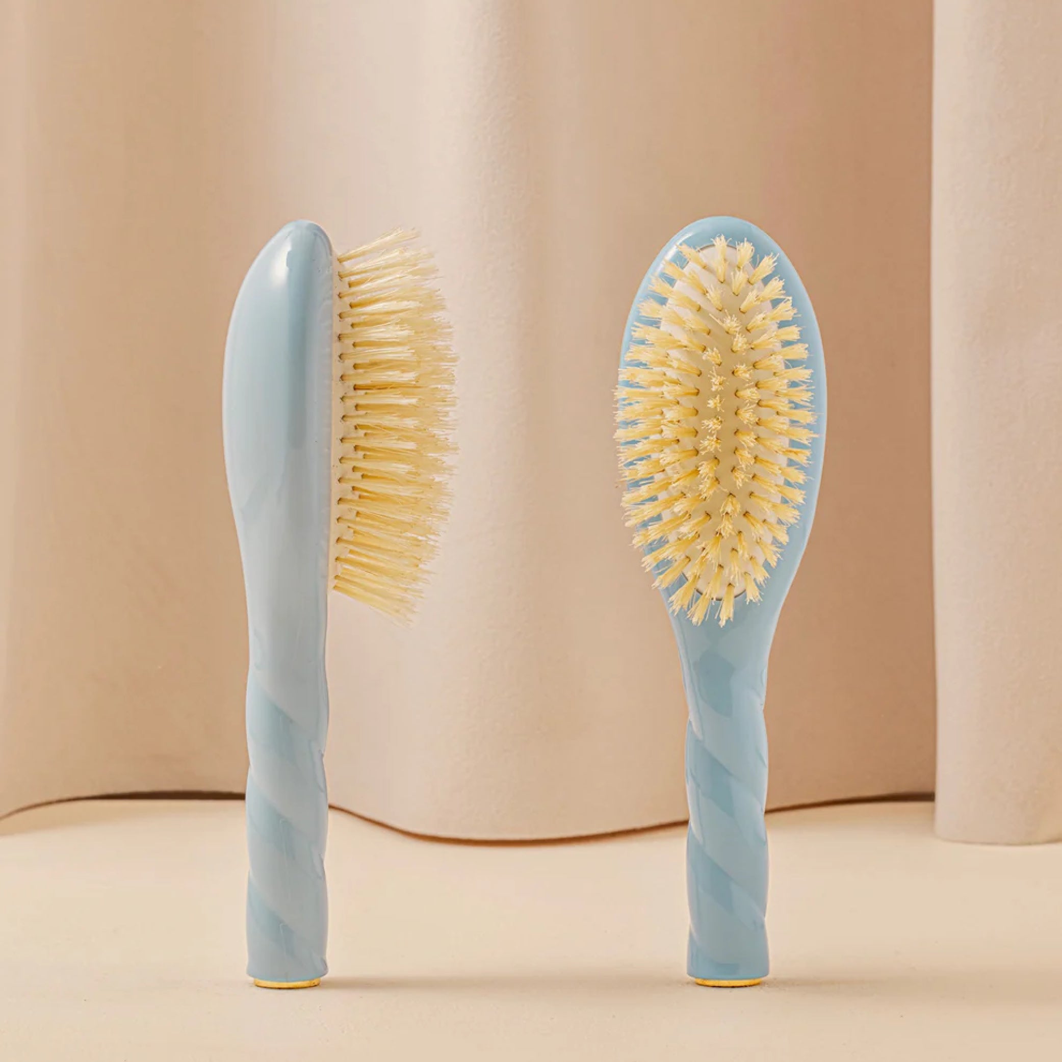 N06 The Kids Hair Brush