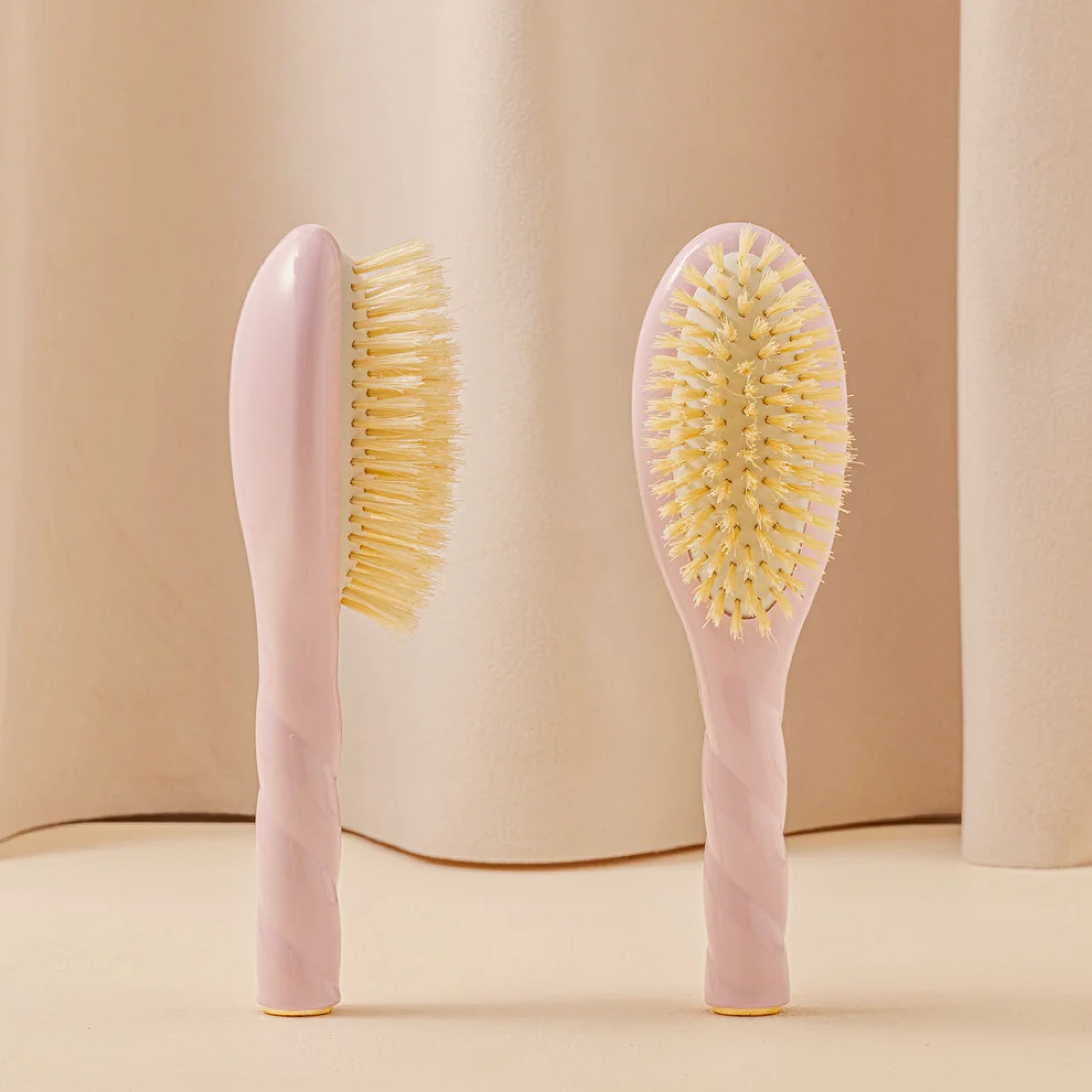 N06 The Kids Hair Brush