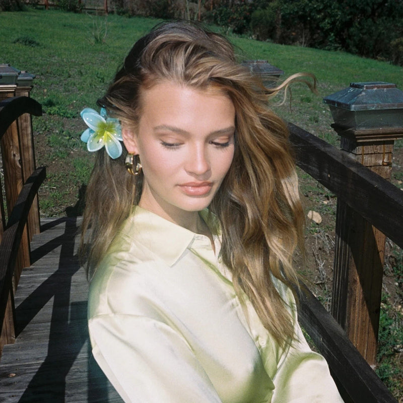 emi-jay-super-bloom-clip-1