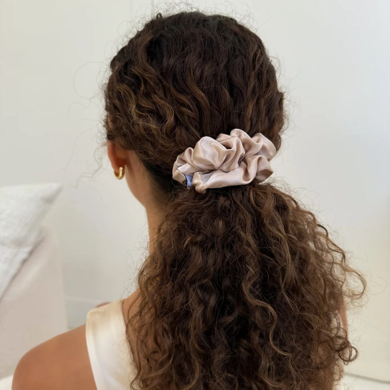 honeylux-organic-silk-scrunchie-champagne-1