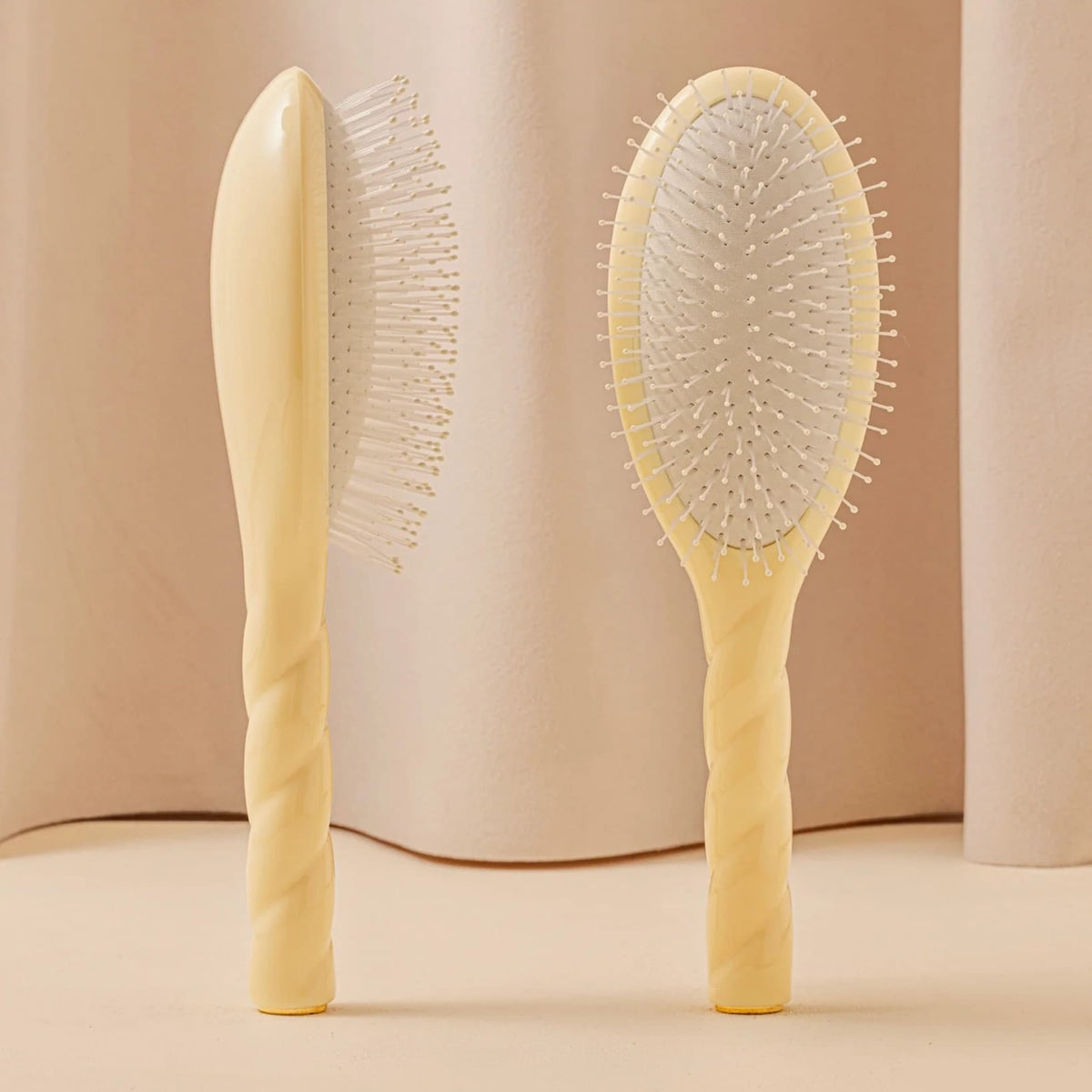 N04 The Massaging Detangling Hair Brush - Large