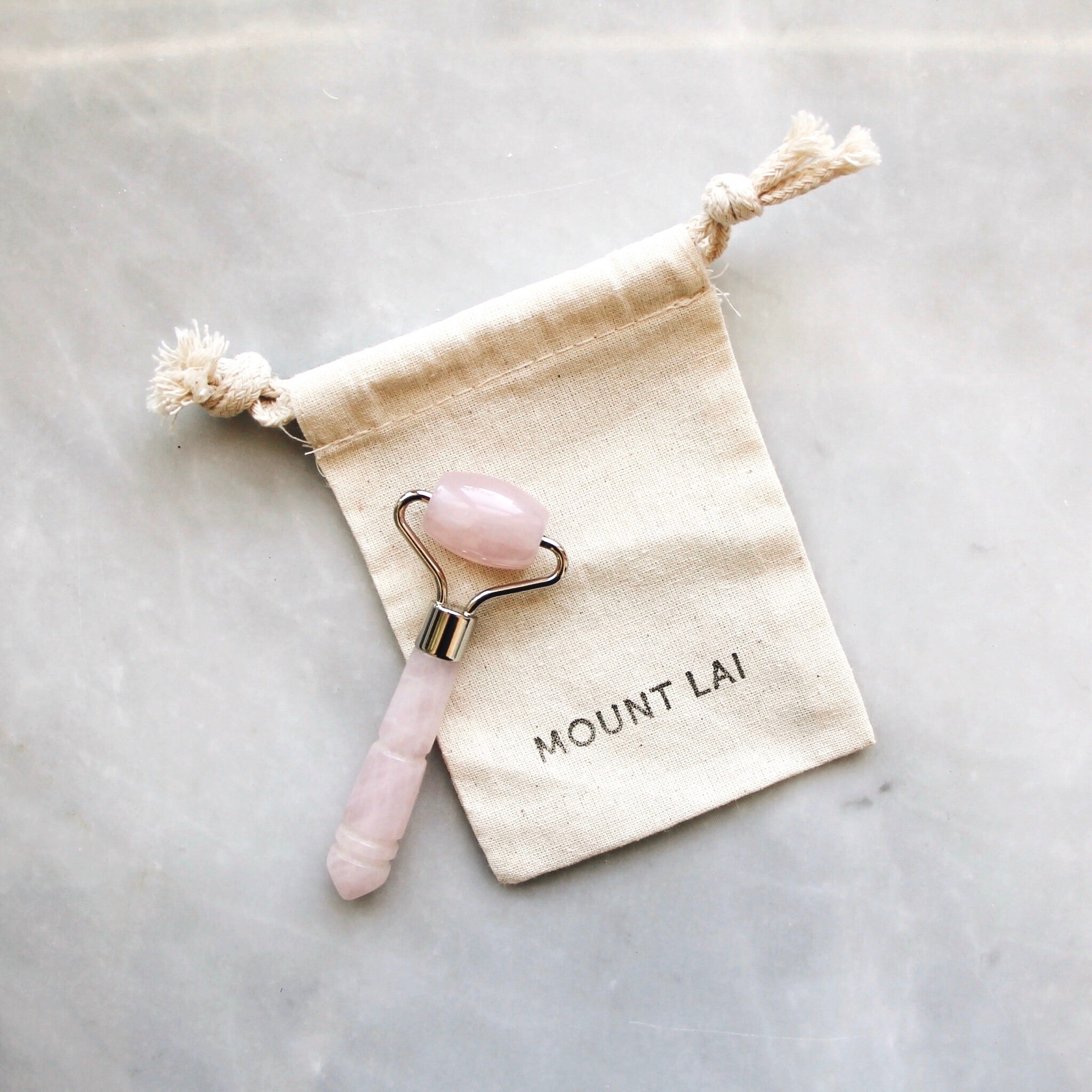 De-Puffing Mini Rose Quartz Facial Roller