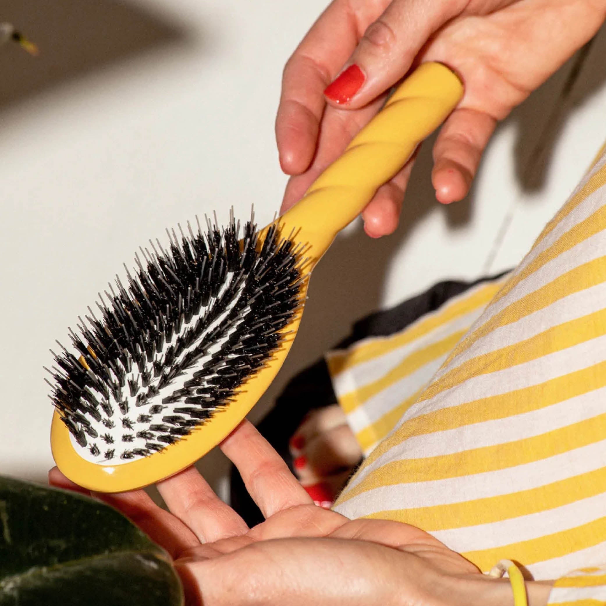 N02 The Essential Care & Detangling Hair Brush - Large