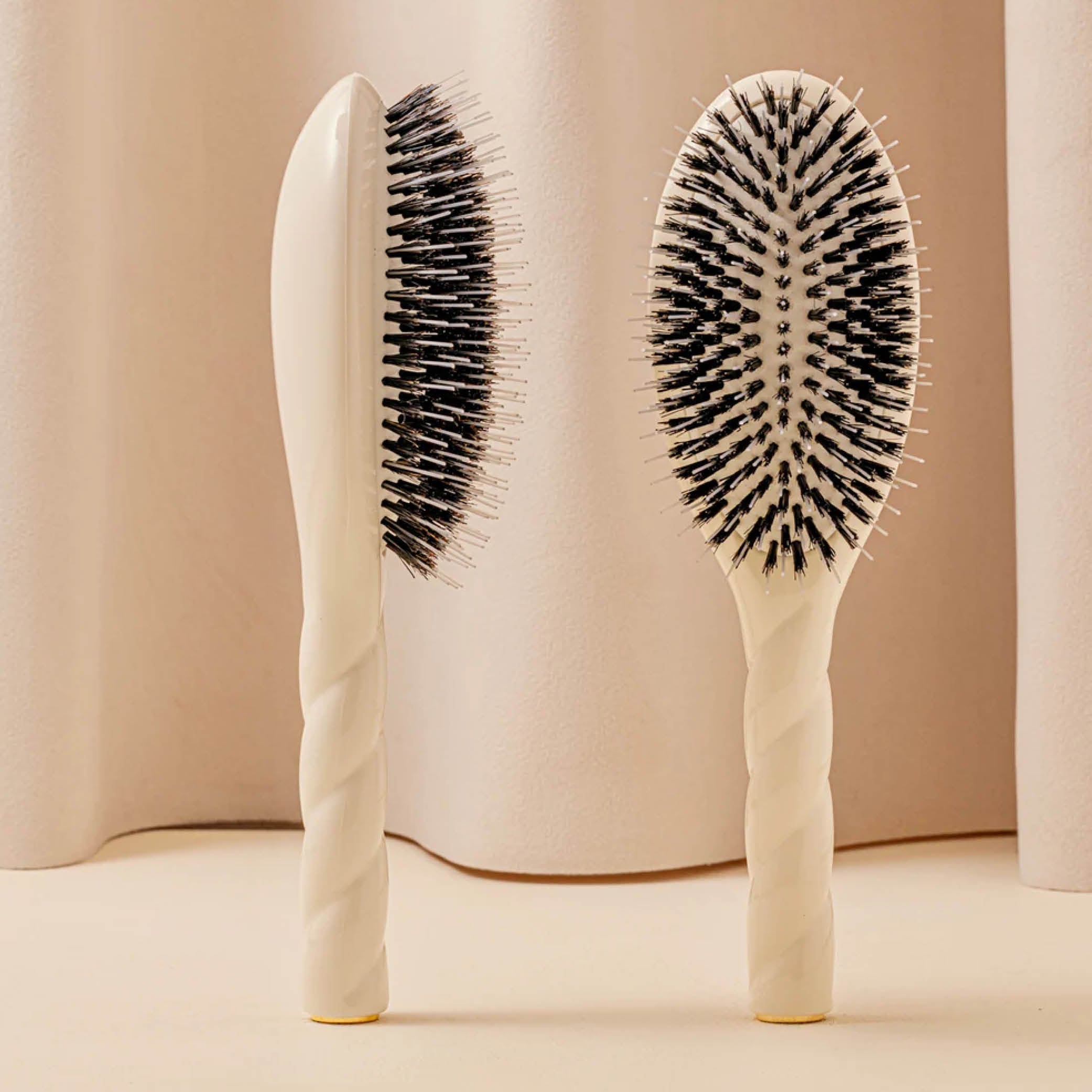 N02 The Essential Care & Detangling Hair Brush - Large