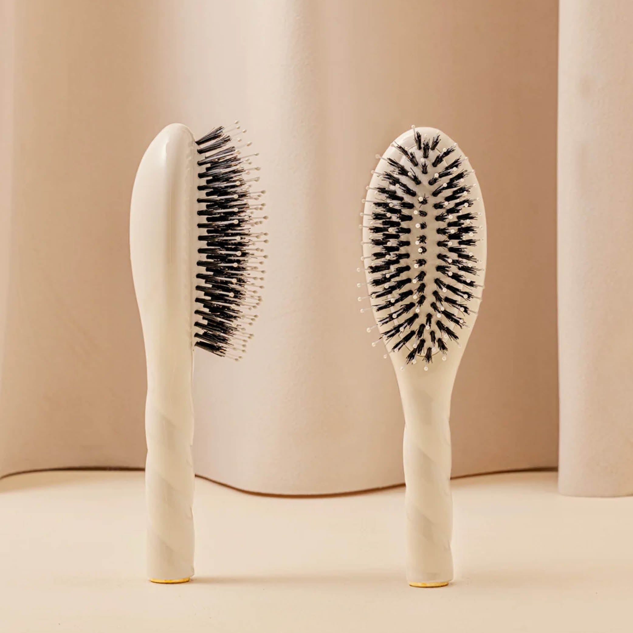 N03 The Essential Gentle Scalp Care Hair Brush - Small