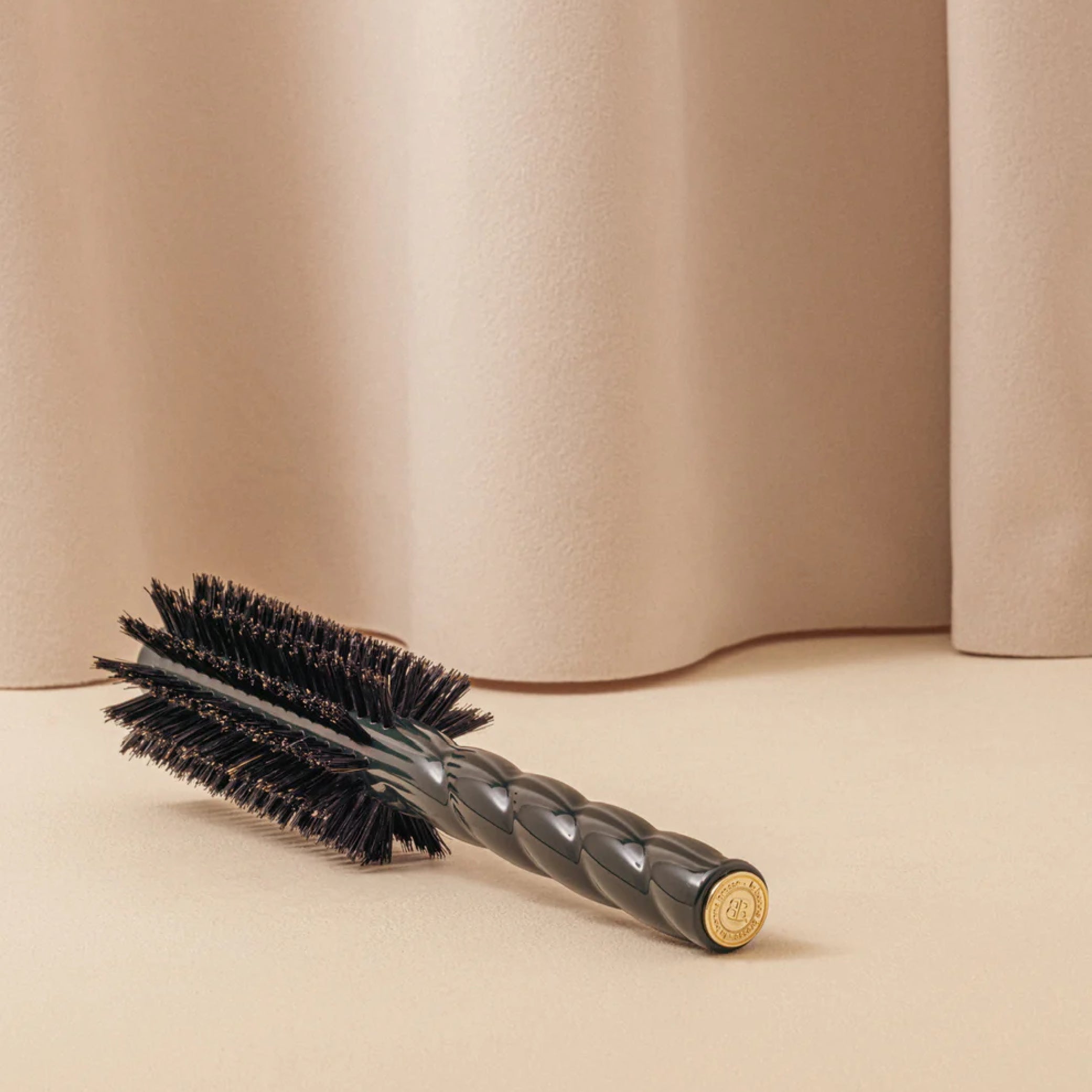 N05 The Round Hair Brush