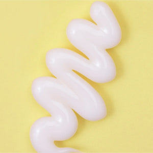 design-me-holiday-ornament-bounce-me-curl-balm-3