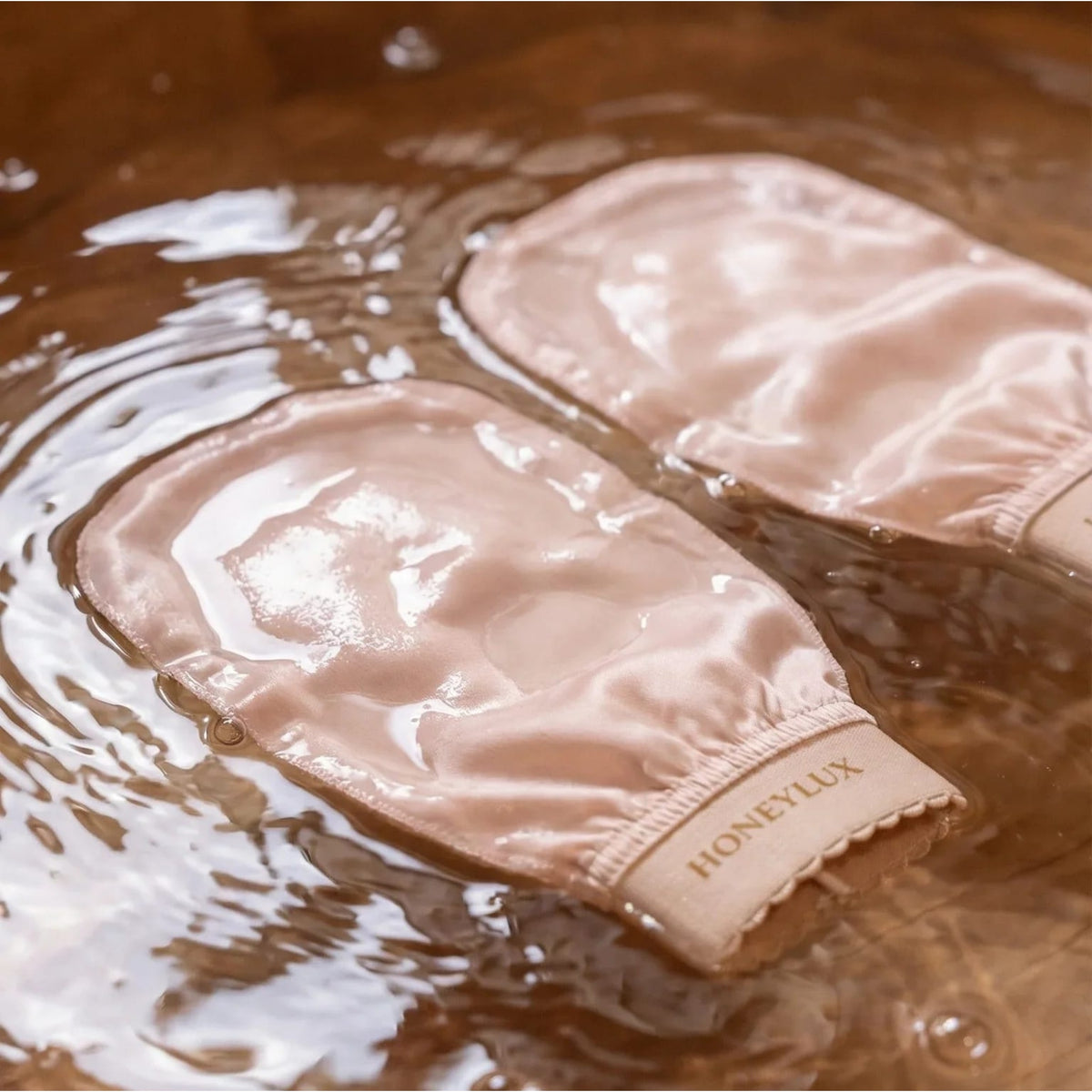 honeylux-exfoliating-silk-body-mitt-2