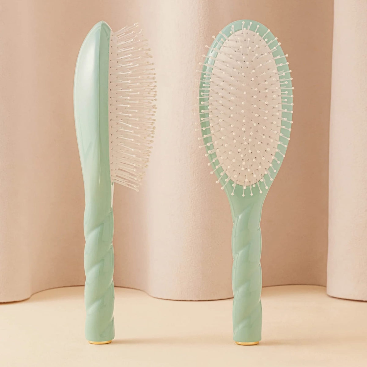 N04 The Massaging Detangling Hair Brush - Large