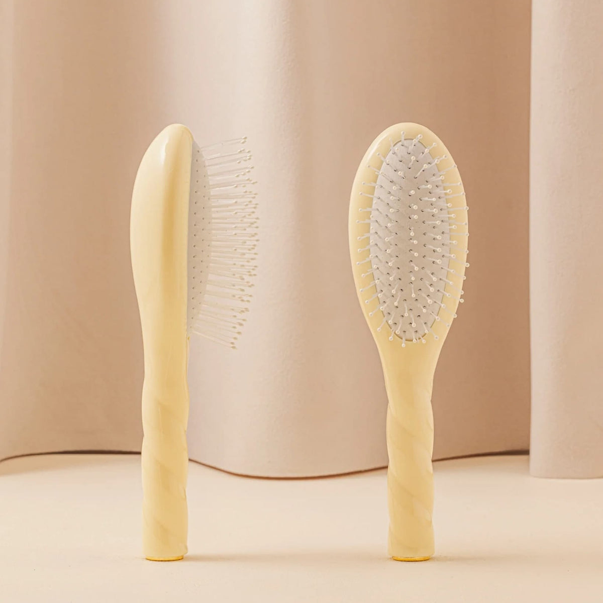 N04 The Massaging Detangling Hair Brush - Small